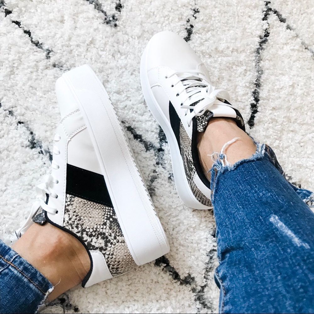 1 LEFT!!! 5⭐️ Snakeskin Platform Animal Sneakers - Picture 2 of 8